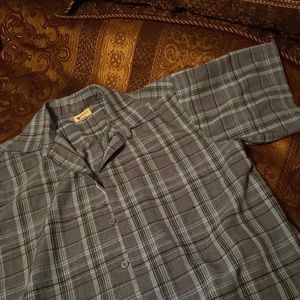 Men’s dress shirt , no tears
